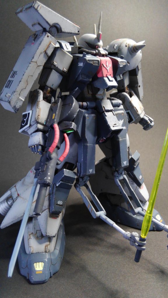 隠し腕は両方とも展開可能です。