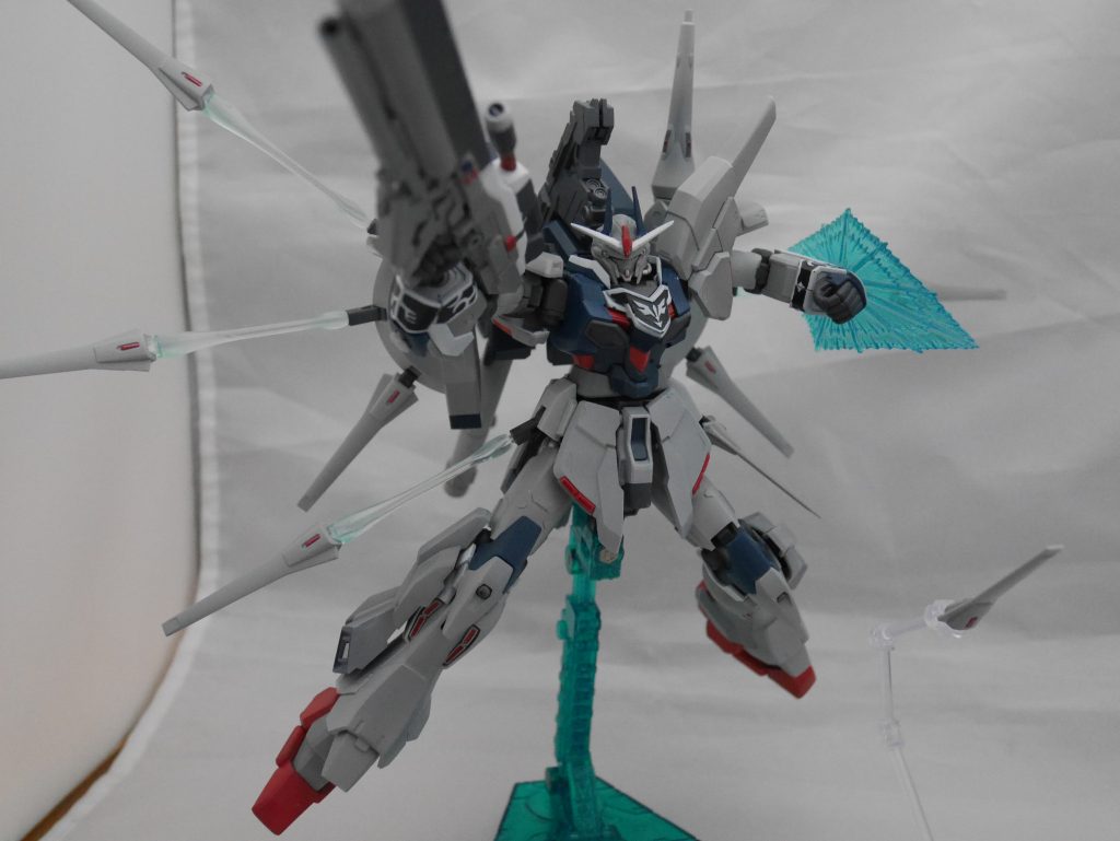 ファンネル(ドラグーンですが…)射出！
スタインには色々なバックパックを取り付けられる可能性が秘められていると思います。
これもかなりお手軽な改造になっていますので、
皆さんも是非とも色々なスタインを作ってみてほしいです！
見ていただき、ありがとうございました。