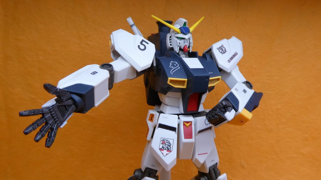 気付いたら手のパーツがなかったんでビルダーズパーツを使うという。