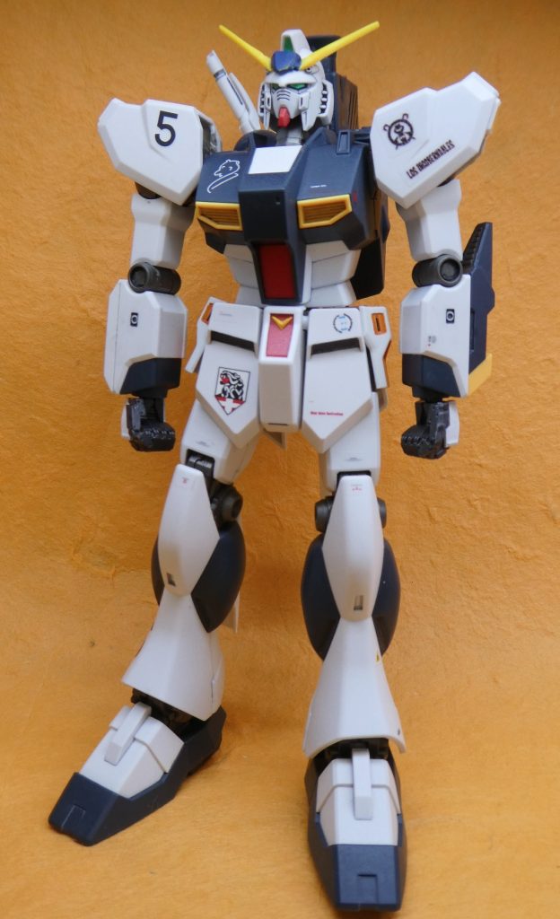 こうやって見るともっとめちゃくちゃやっても良かったなと思いますが、肩のヤツだけあれば満足です。