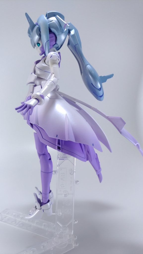 白は実は2種類なんです。ガイアのアルティメットホワイトと、ちょっぴりラベンダー混ぜたホワイト（ちょっぴり過ぎたかも）。