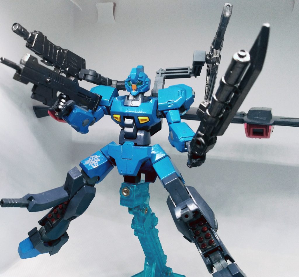 フルバースト的な。設定どおり膝にミサイルを仕込んでます。