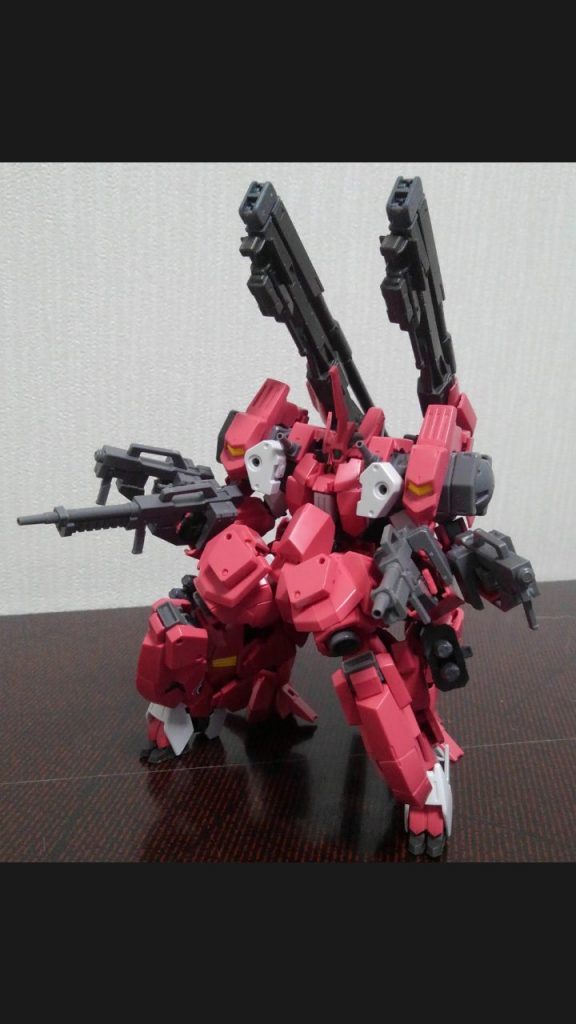 隠し腕あります！
体支えられなかったため4脚しました