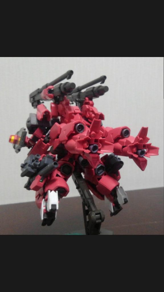 後ろの脚部は
スラスターとしても使えます！