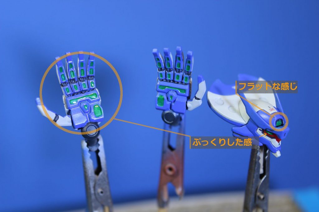 ## 瞳用ジェルクリア塗布
なんちゃってクリアパーツを作りました。
液を塗って紫外線照射装置を当てれば終了!