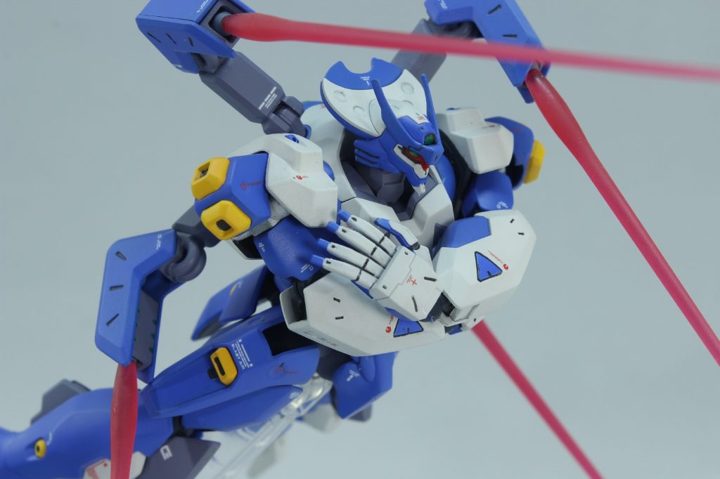 腕を組みながらワキッ!ワキッ!!とサーベルを振るう圧倒的な強者感が素敵。