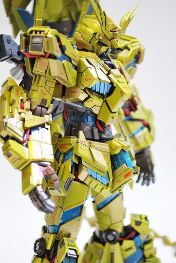 ゴールドは2色使ってます。