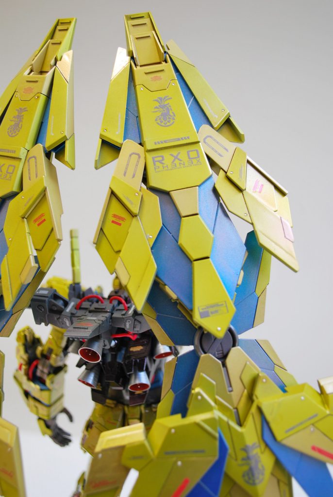 サイコフレームにはパール塗装。