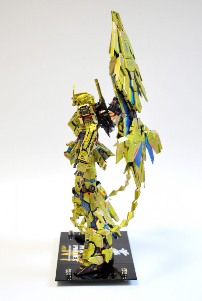 アームドアーマーが重たくて、後ろに転んでしまうので、直立に苦労しました・・・汗