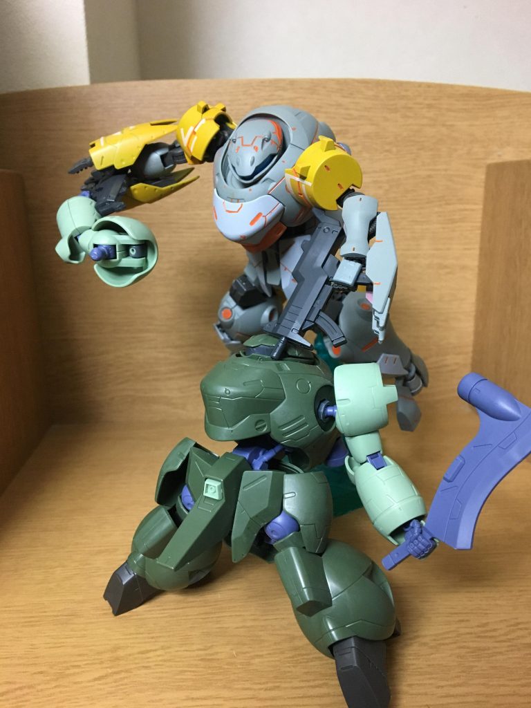 戦闘イメージ
本来ならばもっと早く投稿したかったのですが、先日一部パーツが破損したので修復してました。
使用したパーツなど気になる方がいらっしゃったら遠慮なくコメントしてください!