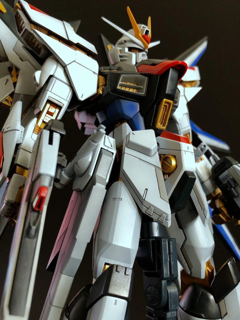 股間ブロック以外の金フレームはキットから広げるイメージで追加