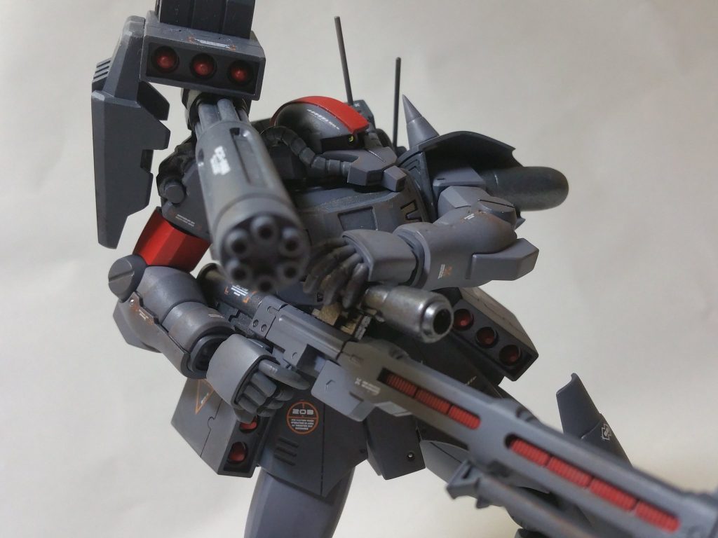 ミサイルポッドも取り付けてガッツリ重武装! 重くなった分をブースターや出力を上げて無理やり動かしている感じの脳内設定です。