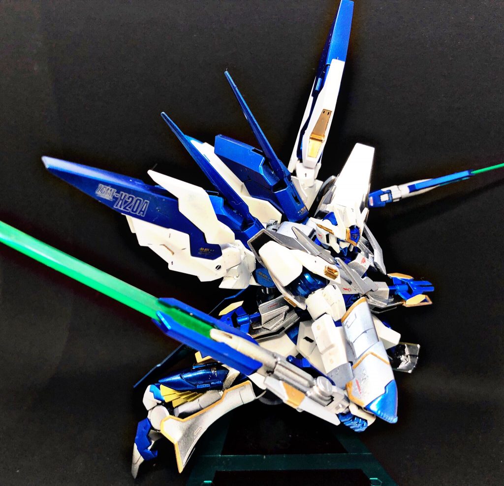 ダインスレイフ
アガートラームに装備された2本の粒子剣
刃先のみ分離して相手に飛ばす事もできる
『抜剣』すると刃の色が赤色に変わる