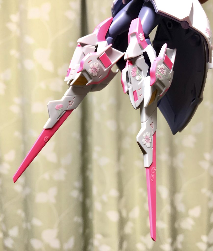 ちなみに、足だけガンダムマーカー使ってます(^^)
その他はスプレー塗装です