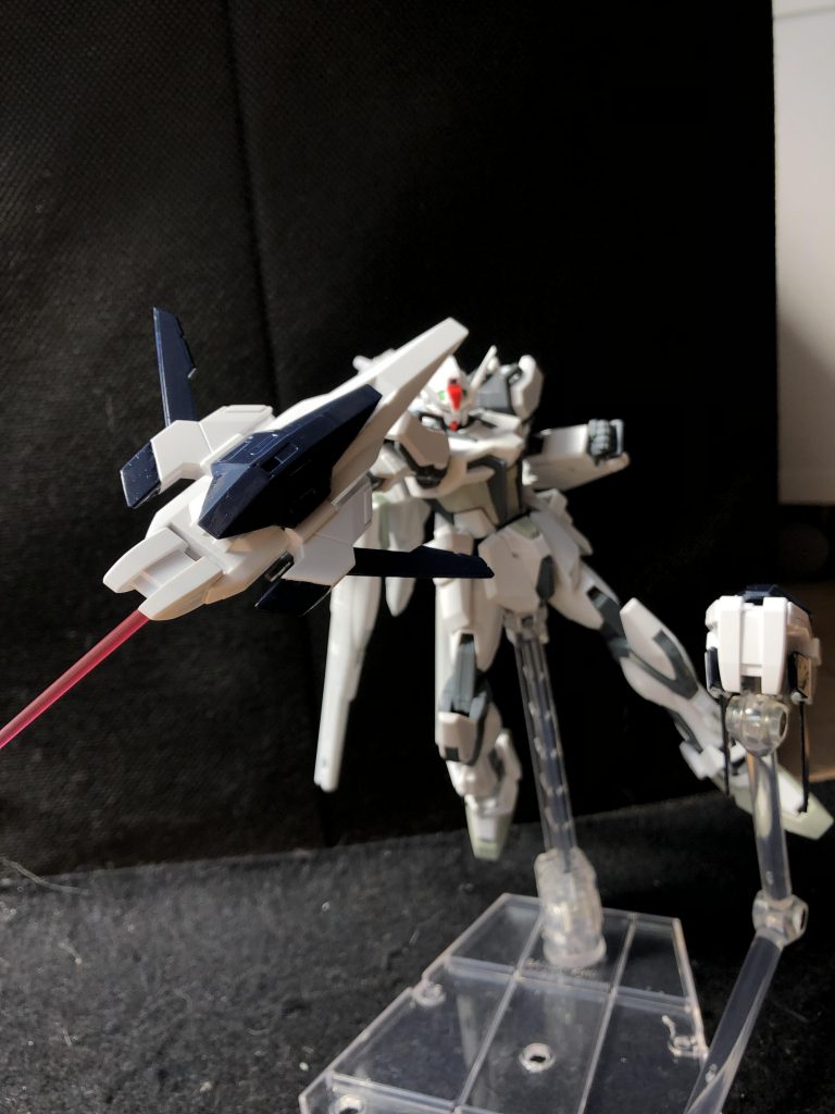 弓のようにして圧縮したビームを打ち出す技も会得しました。