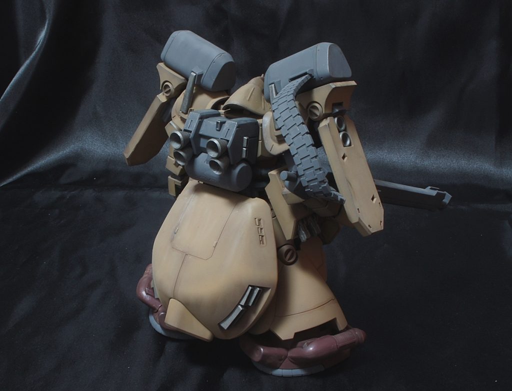 塗装は例によって水性アクリルです。
フラットブラウン立ち上げでサンド
イエローで砂漠っぽいイメージです