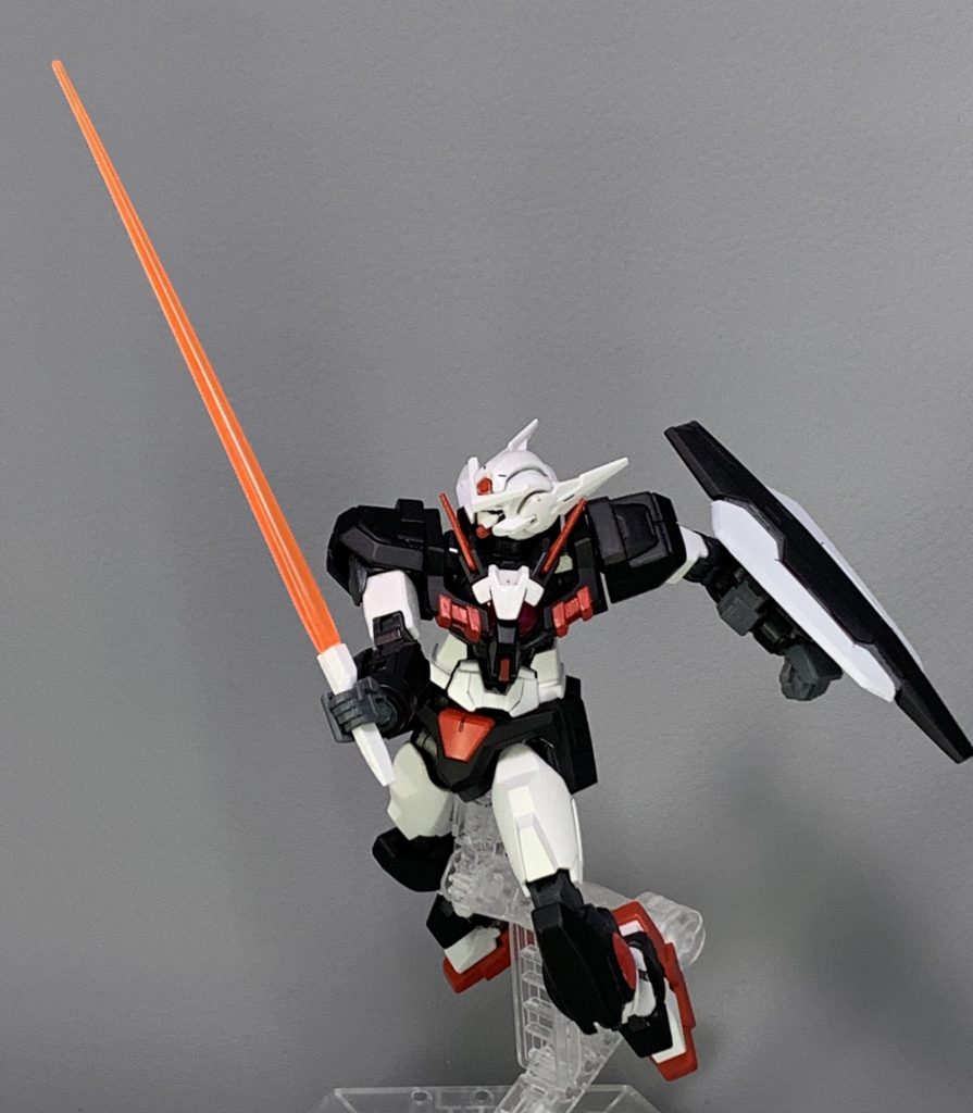 ガンダムアストレアRF1号機
形式番号:GNY-001RF-1/P
通称:アストレアRFP、アストレアP、プロトアストレアRF など

概要
 GNY-001ガンダムアストレアをベースに、エクシアやダブルオー、ダブルオークアンタのデータをフィードバックして再設計したMS【ガンダムアストレアRF】のプロトタイプ。
 後継機と比べて装備換装用のハードポイントが少なく、装備バリエーションは他機に劣るが、太陽炉の換装が容易で、常に最新型の高出力擬似太陽炉を搭載することで、非常に高い出力を誇る。また、この時点でアストレアRFに共通している、簡易的な新型フレームの採用によって、高出力に耐えられるだけの強度と柔軟性も兼ね備えている。

備考
 カラーリングはプロトタイプガンダムを参考にしています。武装は用意が間に合わなかったという設定で、ジンクスⅣのものを装備させました。ビームサーベルも、擬似太陽炉搭載型ということで、オレンジのものをジンクスから流用しています。
 元々つや消しの黒で塗装していたのですが、ザラザラ感が強かったので、年末に実家で半光沢に再塗装したことをよく覚えています（笑）