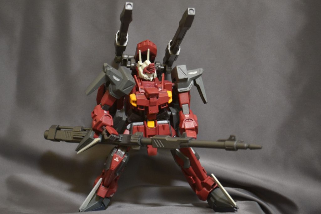 武装はバスターガンダムのものを流用。
超高インパルス長射程狙撃ライフル射撃体勢