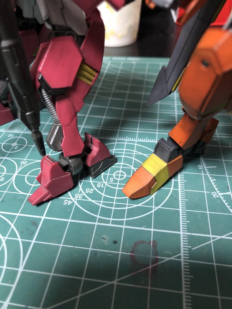 つま先はガイアの物をフラウロスのかかとをちょん切って移植。パテで整形して塗装してます。
4/27追加。
こいつも見てやって下さい。
https://gumpla.jp/hg/195575