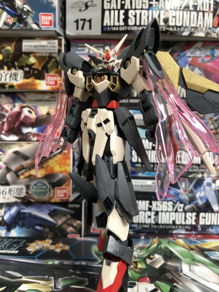 本体はそのままなので元のフェニーチェのマントも付けれます。