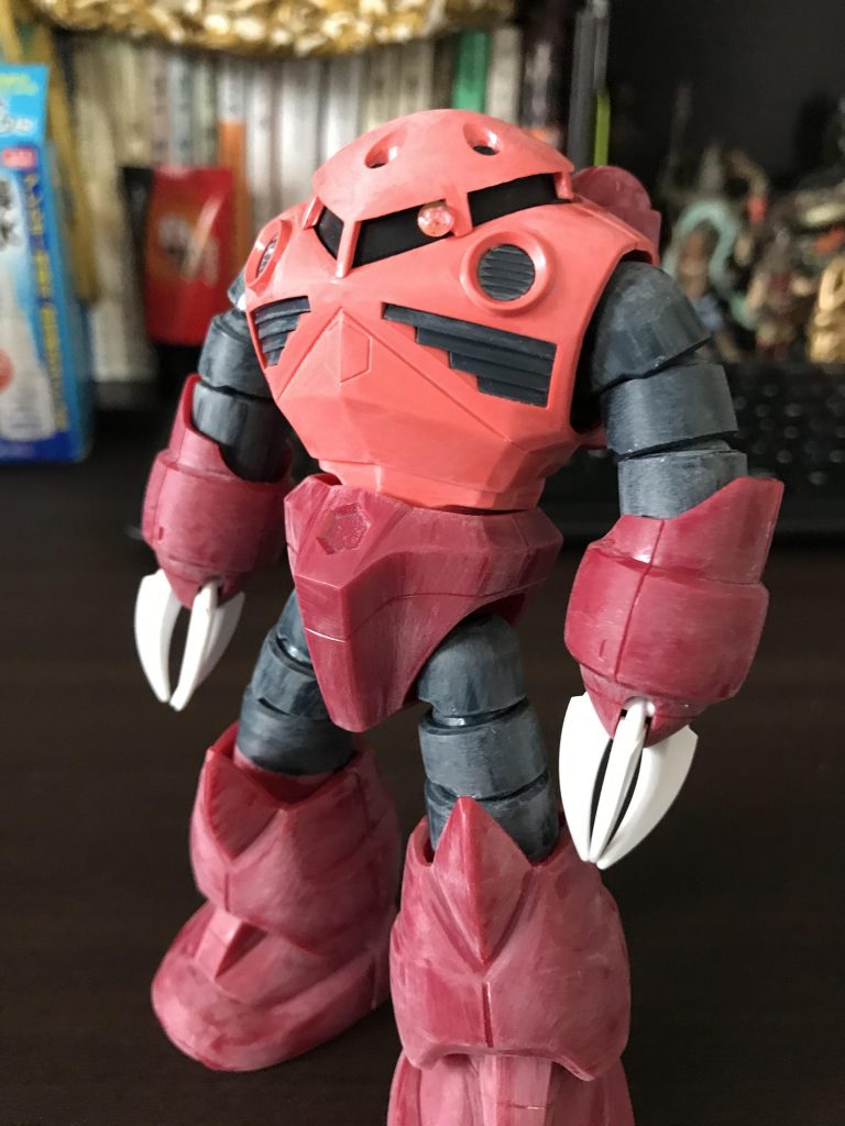 右にギョロリ…