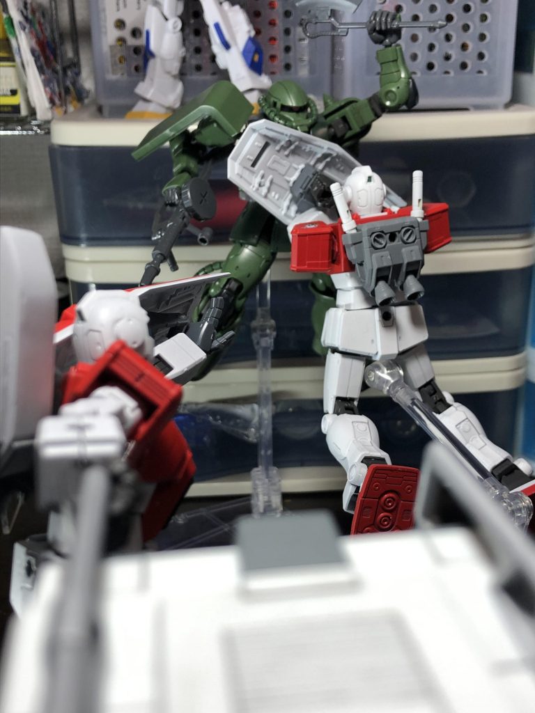 アダム「少尉殿！あとは任せましたぞ！」

ジャック「アダム曹長〜！」