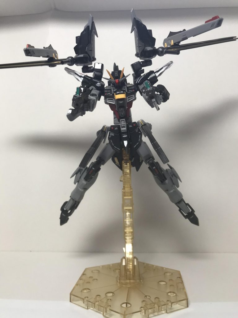 フルバースト!フリーダムと逆の感じになっていて羽についてるのがレールガンで腰に付いてるのがビームになってます!
ストフリがディスティニーの対艦刀を白刃どりしてからレールガンを撃っていたので
もしビームならと思い作りました。