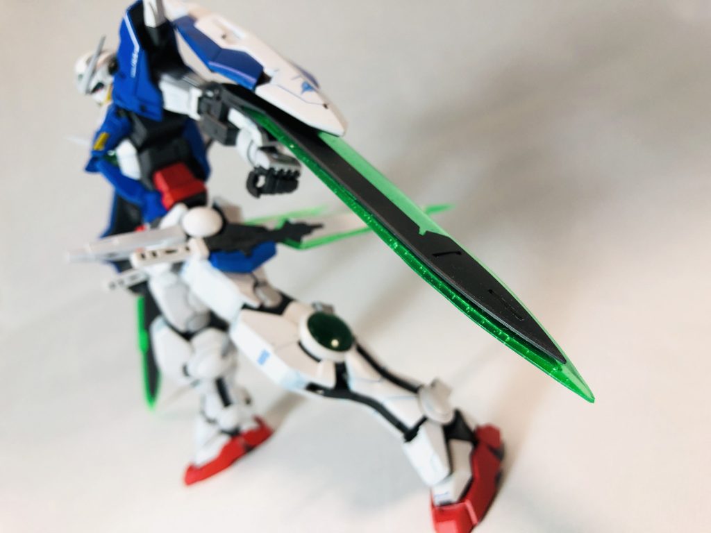 GNソードを型取りして作成した『GNソードPlus（プラス）』。シールドの裏にマウントする事で使用できるが、すでに同サイズのGNソード改の存在があり、新素材で新調されたショートソードと追加されたビームサーベルと合わせて、リペア2のセブンソード形態がすでに完成されていたため、追加の装備という位置付けで『Plus』を付けられた経緯がある…という設定。