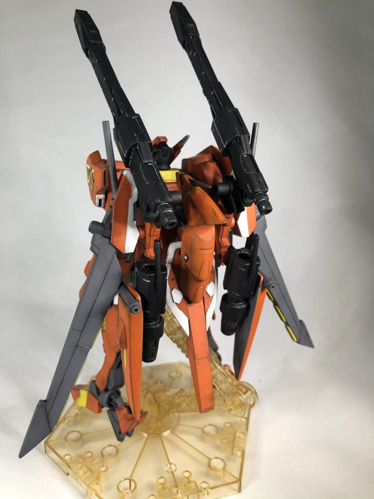 背面から。
やや取り入れられたガイアの要素あり。