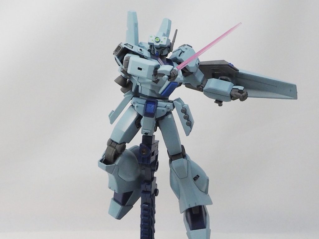 一応ビームサーベルも持ってます