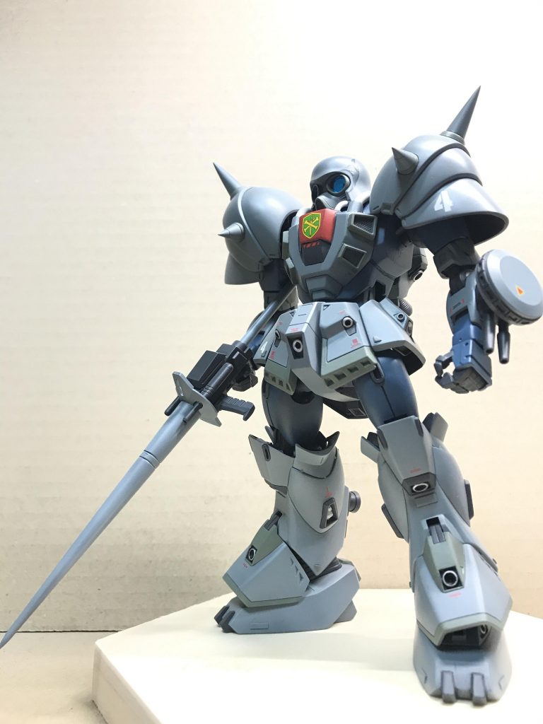 この状態で一旦完成としてましたが、ショップのコンテストに出品するために個性を出そうと、トサカを付けて武器を変えました。