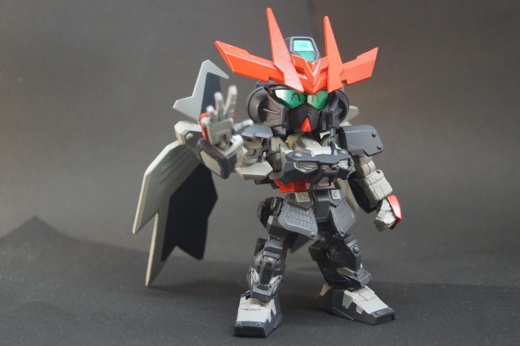 　瞳パーツが回転して表情を変えられるギミックはそのままで、裏はニコニコにしました。
　ダンテがこう...ニヤニヤしているイメージをもっているので...