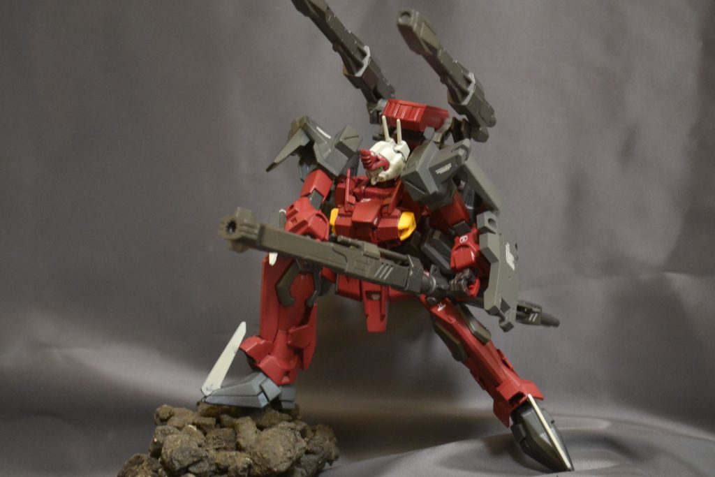 対装甲散弾砲
アパートの駐車場からアスファルトのかけらを持ってきたものですが、こういう小道具があるとポーズが決まりますね!