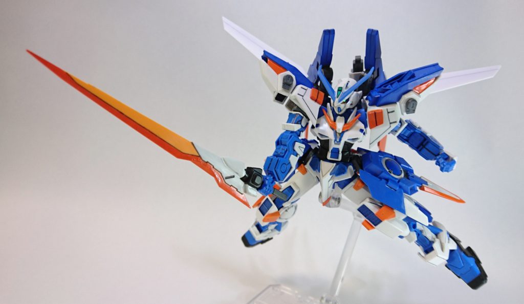 アサルトソード
重量と長さのバランスが良く切れ味鋭い実体ソード。
ブルーフレームDのソードドラグーンの刃を移植。パテで形を整えました。