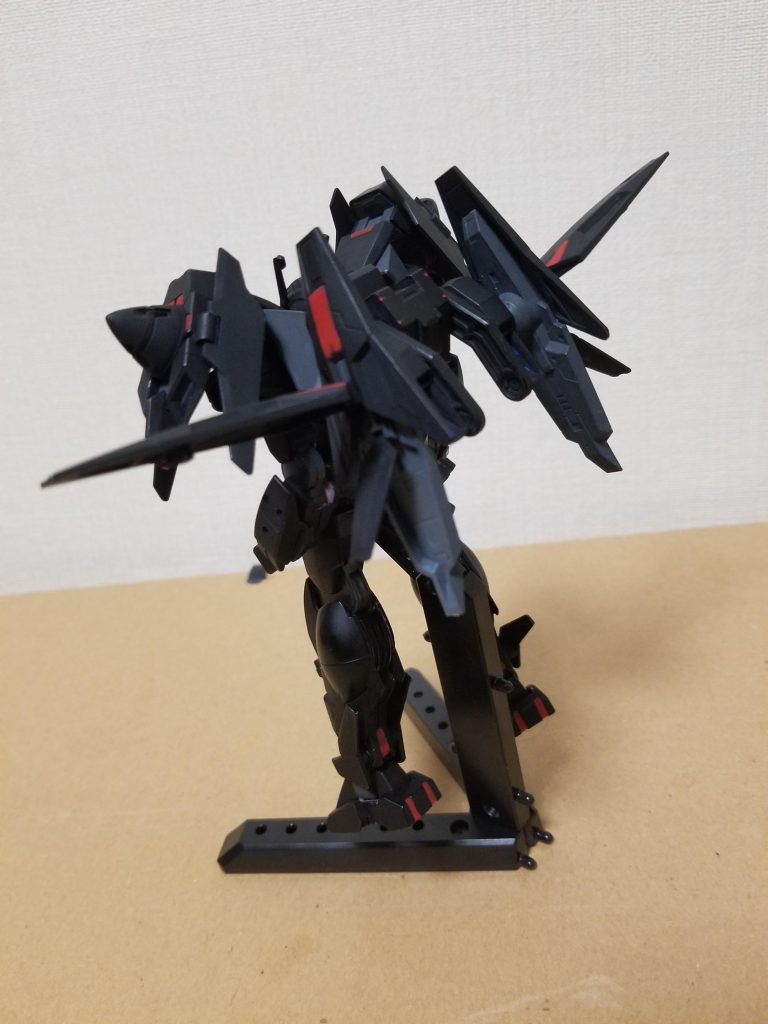 背部にはエースユニットが付けられている。