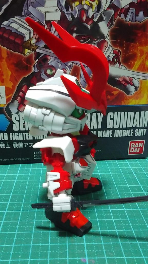 実は腕は左右非対称。