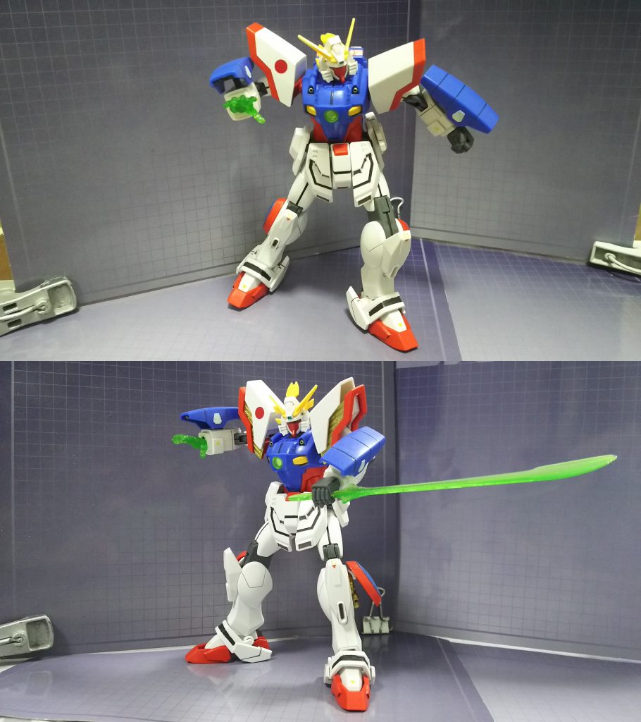 「俺のこの手が光って唸る! おまえを倒せと輝き叫ぶ!!」必殺、シャイニングフィンガー。毎週必殺技で締めるガンダムは斬新なものでした。