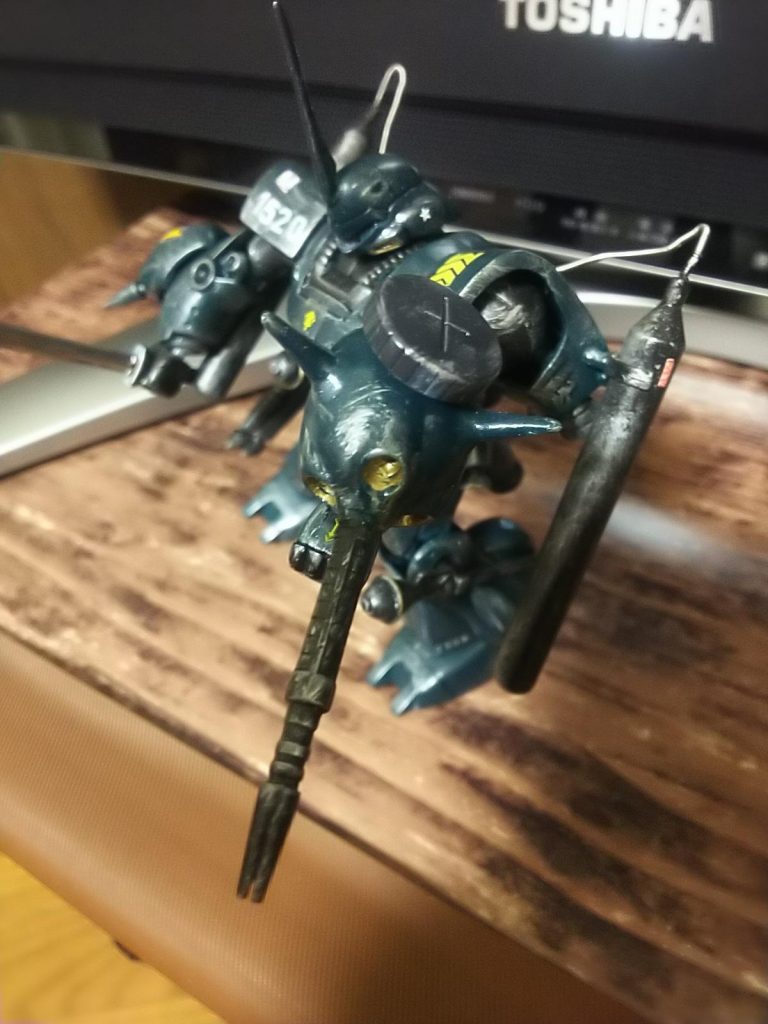 刀を持っていても、マシンガンで攻撃できたり(笑)