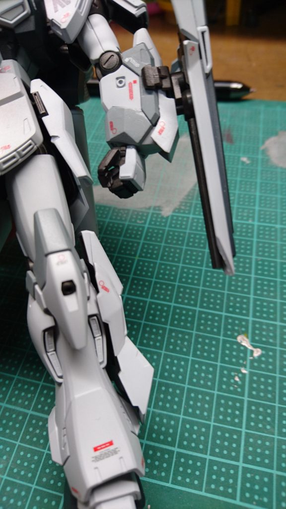 人生初のエポパテで、パーツをスクラッチ。