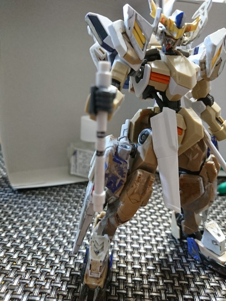 サイドスカートのビームサーベルはフリーダムのサーベルに変えました