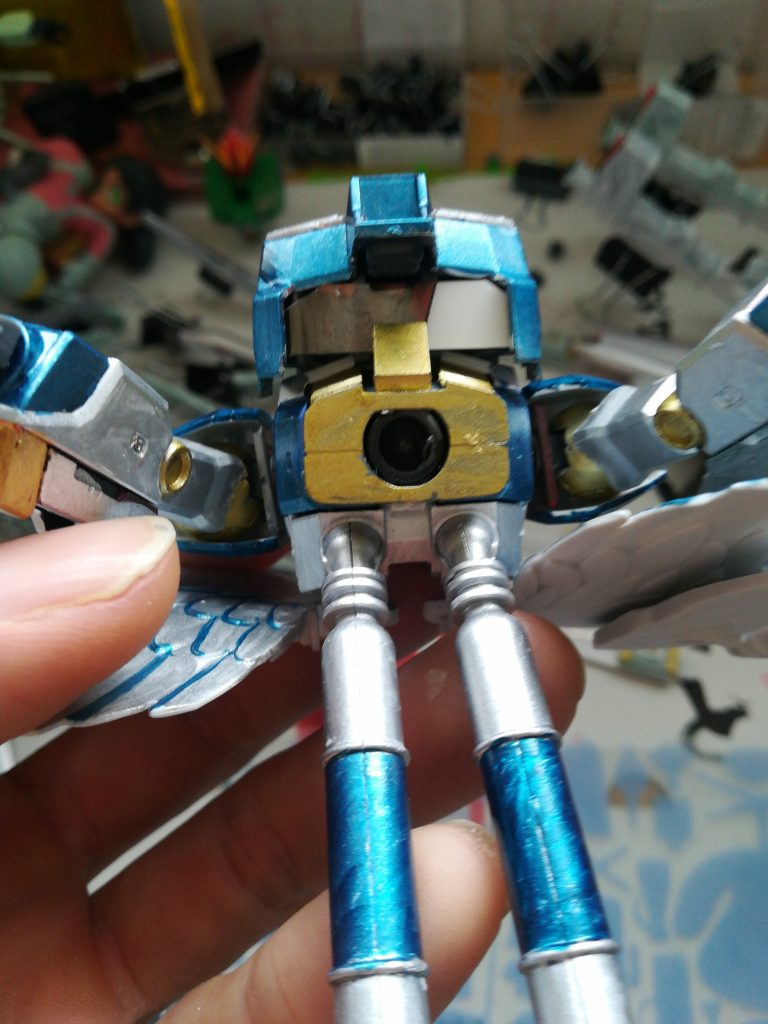 プラ板なかったのでボディーに下敷き使いました✨味が出ていたので✨パテ使うのやめてそのままにしました✨