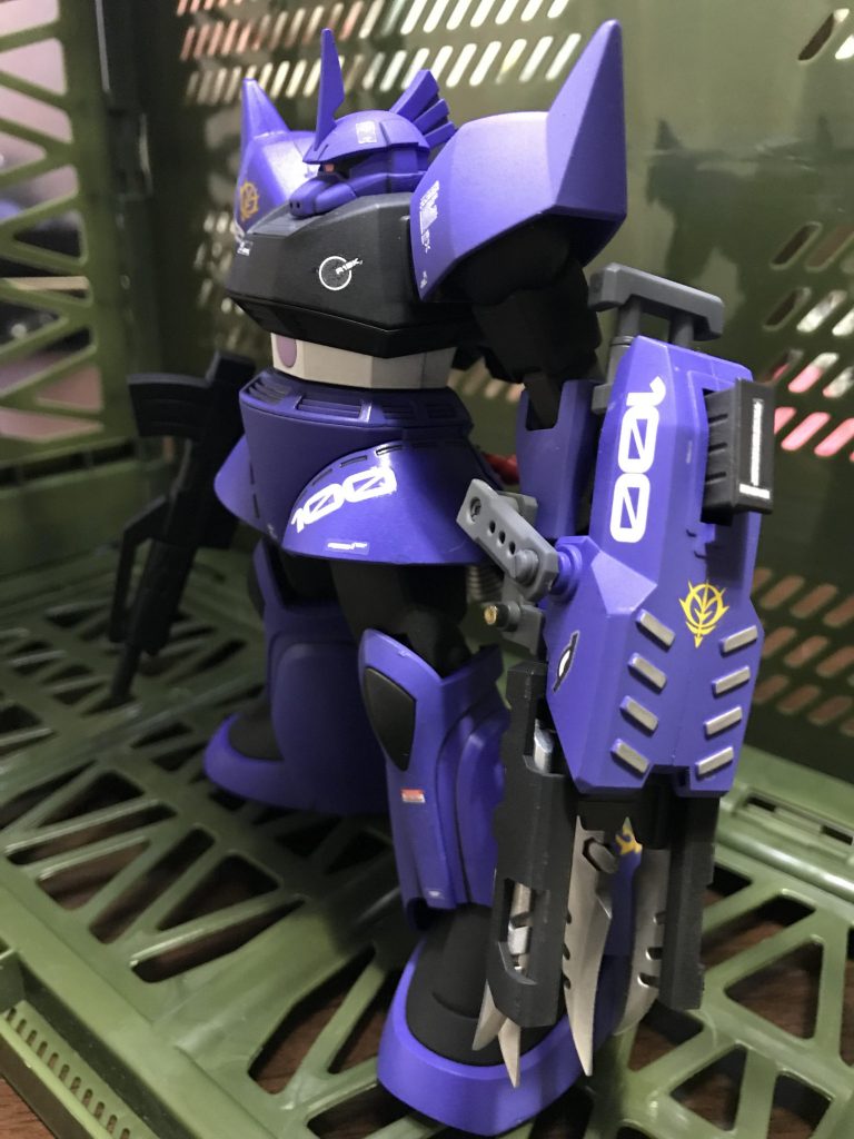 左手にはエグい武装💦
インパクトバイターと命名✨