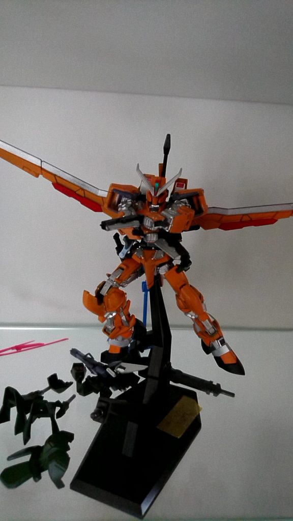 アストレイシルバーフレーム–3枚目/制作者：バカルディ