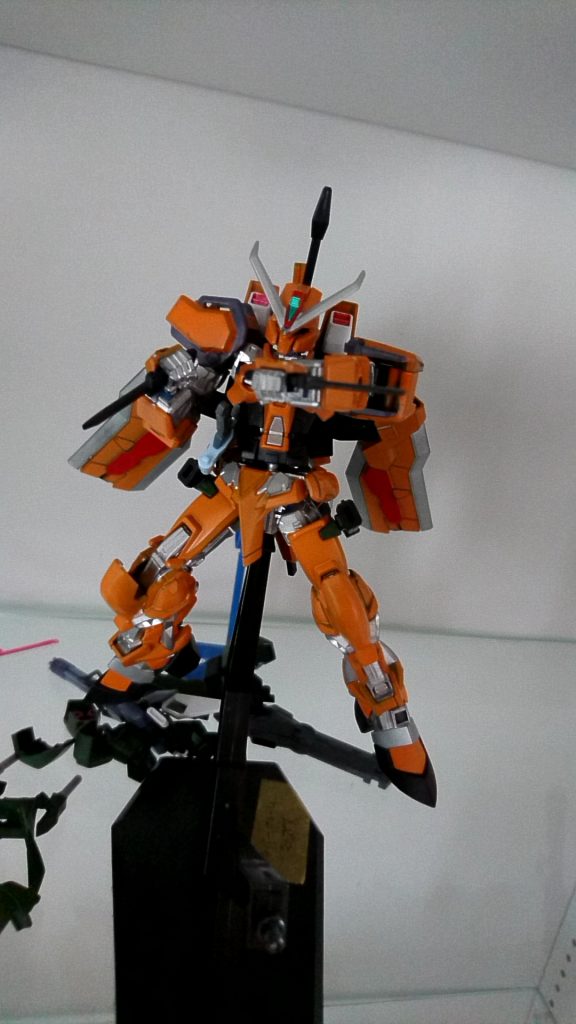 アストレイシルバーフレーム–4枚目/制作者：バカルディ