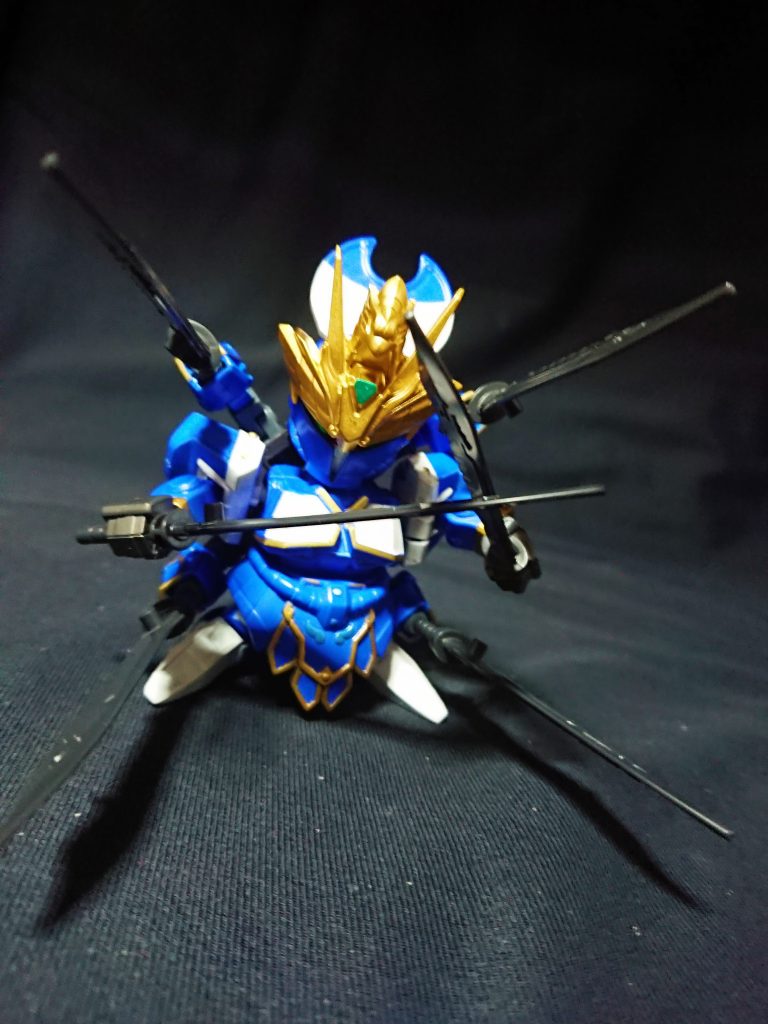 ダハックを演者にしたのは、まだSDで再現された作例が無かったのと、意外性のあるMSを配役したかったためです。
各部に似合うパーツを探すのには悩みました。
特に頭部とアームドアームの再現はほんとどうしようかと…