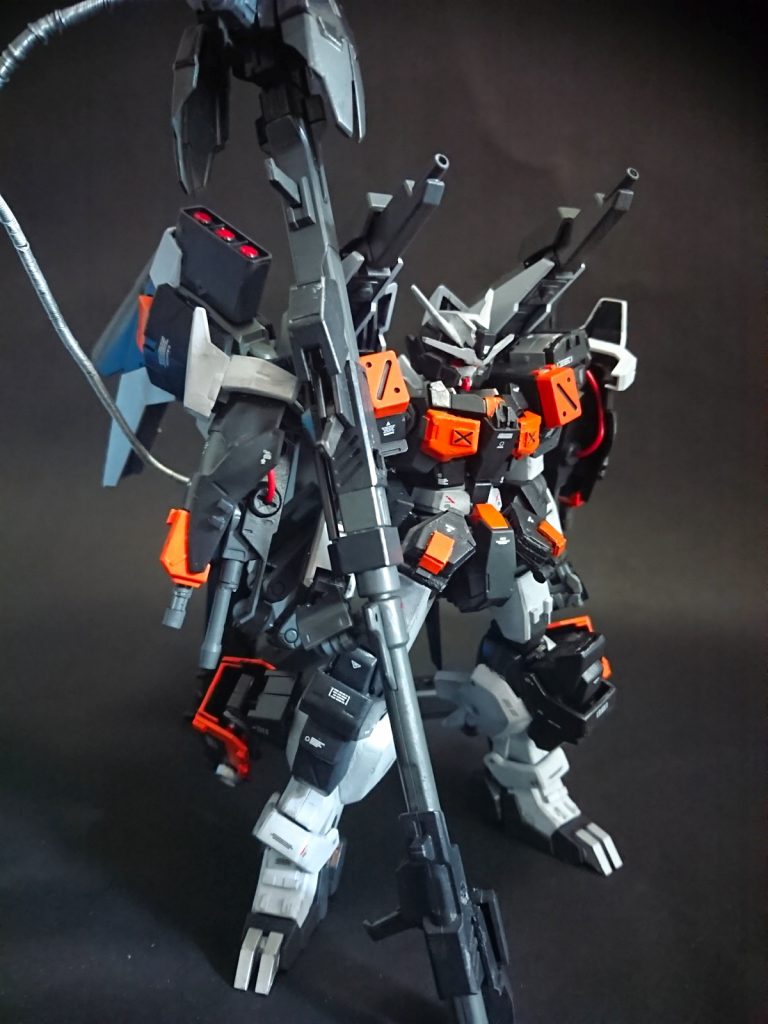 合体
火力にエネルギーの大半を取られるバラージの機動力支援+武装追加、エネルギー補充も兼ねる