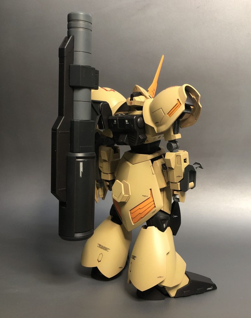 単調にならないよう武器の塗り分けをしてみました。