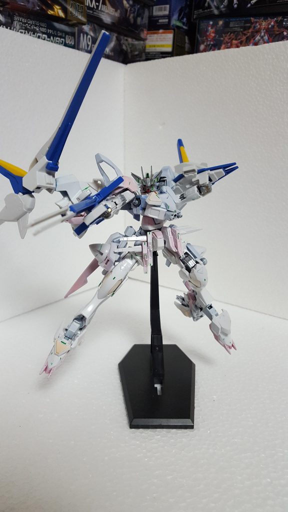 ファイブオーガンダムは歴代又は別の世界のガンダムのデータが保存されておりそのデータを元に武装等を復元し使用できる

と言う設定、AGE見たいな感じかなまだまだ武装はあるから随時投稿していきまーす