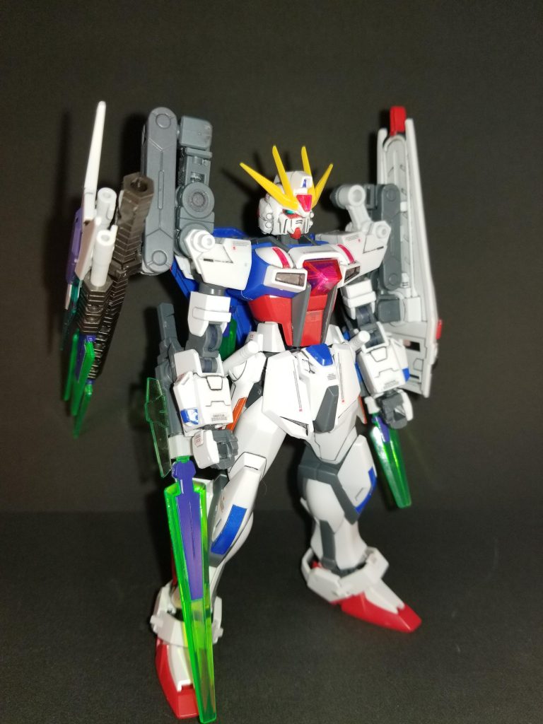 【機体データ】
機体名:ストライクティターニア
型式番号:GAT-X105B/Tita
装甲材質:プラスチック
全高:17.7m
重量:63.2t+19.3t
【武装】
頭部バルカン砲
ビームサーベル 2本
シグルソード 1本
シグルダガー 1本
シールド
フェアリーテイル
【特殊機能】
RGシステム