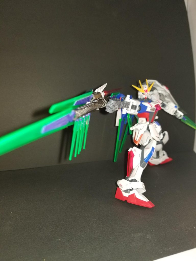 干渉物だった腕部が無くなり、フェアリーテイルの可動域が増加。
超巨大なシグルバスターソードへと変化します。
もちろん、加速機能はそのままなので思いっきり敵を打ち砕きます。